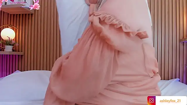 Snapshot of ashleyfox_01 chatting on February 24, 2025, 12:05 pm ashleyfox 01 online show from February 24, 2025, 12:05 pm