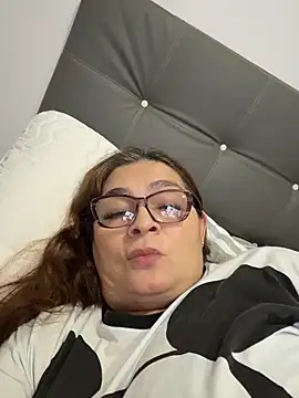 AntonellaAlondra4 online show from April 17, 2026, 3:31 am