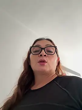 AntonellaAlondra4 online show from June 4, 2026, 2:44 pm