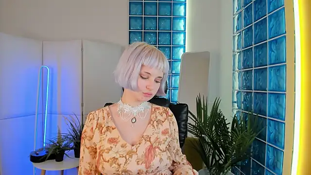 Snapshot of Pieris_Lisa chatting on January 18, 2025, 5:15 pm Pieris Lisa online show from January 18, 2025, 5:15 pm