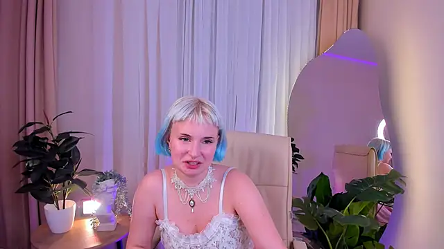 Snapshot of Pieris_Lisa chatting on January 8, 2025, 11:54 am Pieris Lisa online show from January 8, 2025, 11:54 am