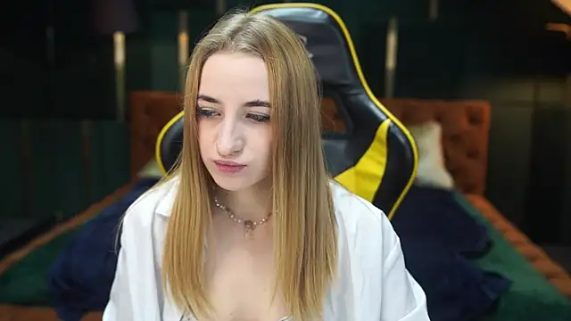 Tess LovelyWest online show from January 3, 2025, 4:48 pm