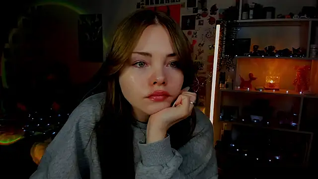 AkiraKatsu online show from April 26, 2026, 12:46 pm