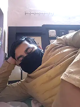 Snapshot of bobbyronak chatting on February 27, 2025, 6:09 pm bobbyronak online show from February 27, 2025, 6:09 pm