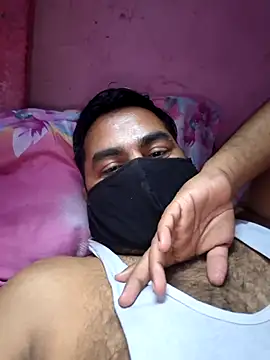 Snapshot of bobbyronak chatting on October 7, 2025, 12:39 pm bobbyronak online show from October 7, 2025, 12:39 pm