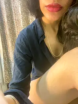 Divyaa69 online show from October 4, 2025, 10:39 am