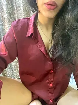 Divyaa69 online show from September 11, 2025, 5:13 pm