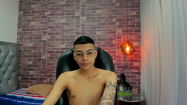 Snapshot of dark_lx chatting on December 28, 2024, 4:30 pm dark lx online show from December 28, 2024, 4:30 pm