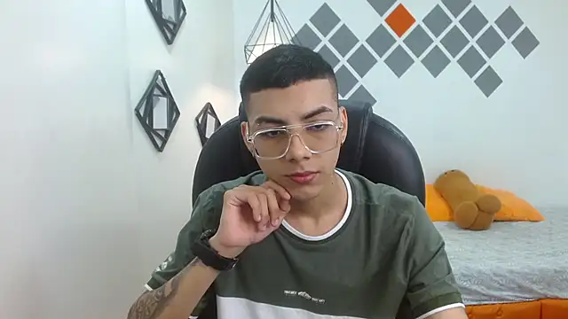 Snapshot of dark_lx chatting on December 14, 2024, 1:38 pm dark lx online show from December 14, 2024, 1:38 pm