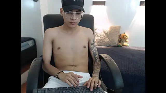 Snapshot of dark_lx chatting on December 6, 2024, 6:33 pm dark lx online show from December 6, 2024, 6:33 pm