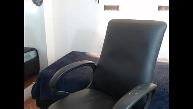 Snapshot of dark_lx chatting on December 6, 2024, 3:28 pm dark lx online show from December 6, 2024, 3:28 pm