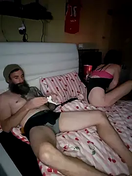 Snapshot of hornycouple6110 chatting on October 28, 2025, 3:11 pm hornycouple6110 online show from October 28, 2025, 3:11 pm