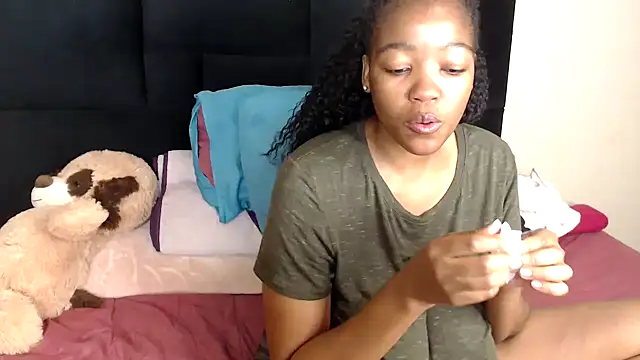 Busty-Londie online show from February 27, 2026, 5:57 pm