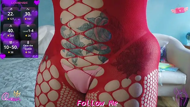 QueenYsuRey online show from February 16, 2026, 6:39 pm