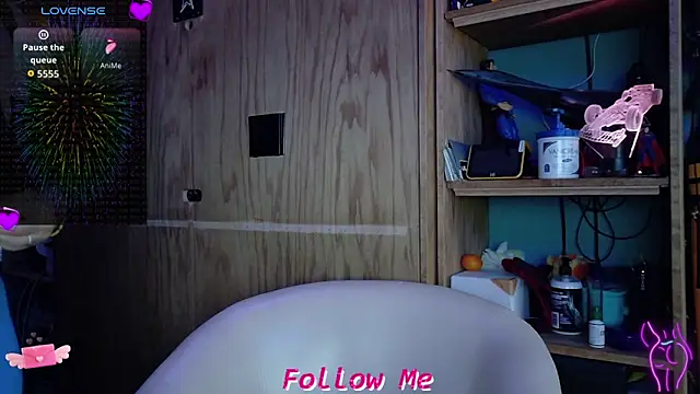 Snapshot of QueenYsuRey chatting on November 10, 2025, 6:13 pm QueenYsuRey online show from November 10, 2025, 6:13 pm