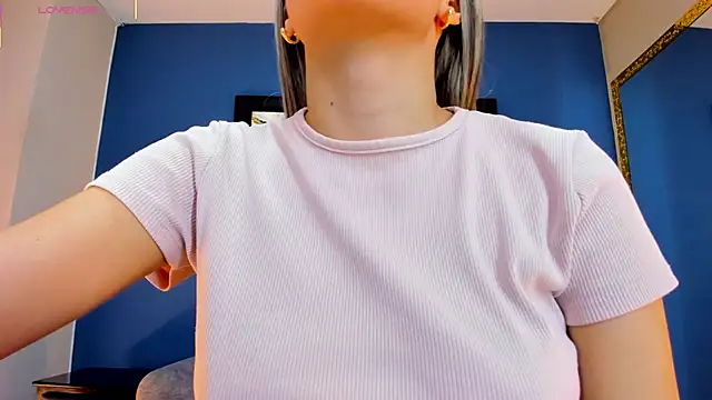 Snapshot of miacarperr1 chatting on February 22, 2025, 11:35 pm miacarperr1 online show from February 22, 2025, 11:35 pm