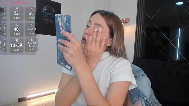 Snapshot of miacarperr1 chatting on December 22, 2025, 9:04 pm miacarperr1 online show from December 22, 2025, 9:04 pm