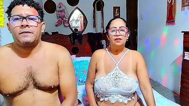 Snapshot of rosi_pamela chatting on January 18, 2026, 3:15 pm rosi pamela online show from January 18, 2026, 3:15 pm