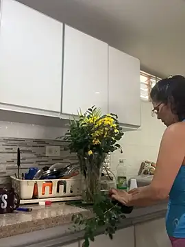 MireyaTorresGu online show from March 4, 2026, 2:25 pm