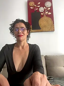 MireyaTorresGu online show from October 27, 2025, 4:08 pm