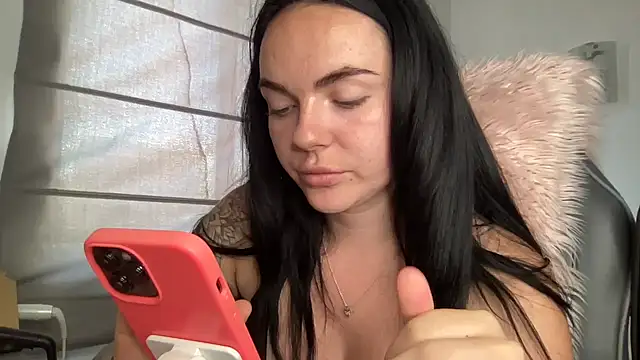 yorkshiregal online show from February 26, 2025, 1:43 pm