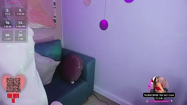 Snapshot of MiaDlucca chatting on January 22, 2025, 8:38 pm MiaDlucca online show from January 22, 2025, 8:38 pm