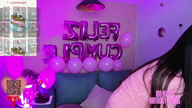 Snapshot of MiaDlucca chatting on February 6, 2025, 9:17 pm MiaDlucca online show from February 6, 2025, 9:17 pm