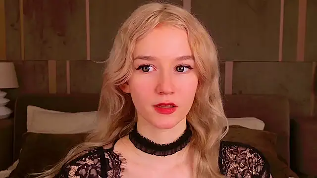 NaomiLoys online show from February 9, 2025, 8:13 pm