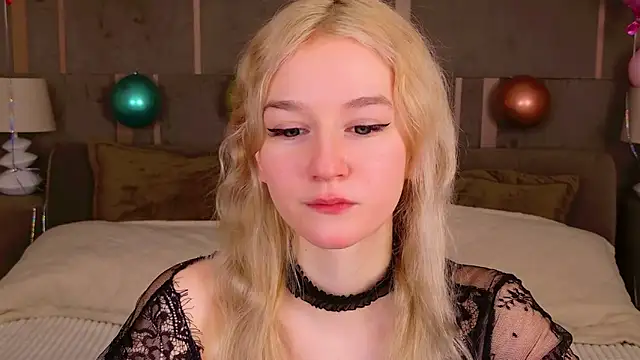 NaomiLoys online show from February 15, 2025, 12:04 am