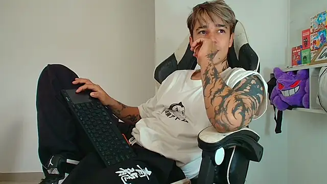 Zacktk7 online show from February 3, 2026, 8:25 pm