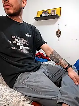 Snapshot of jhonyhot9292 chatting on December 20, 2025, 7:33 am jhonyhot9292 online show from December 20, 2025, 7:33 am