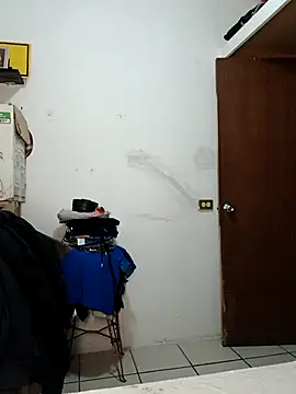 Snapshot of jhonyhot9292 chatting on February 23, 2026, 10:43 pm jhonyhot9292 online show from February 23, 2026, 10:43 pm