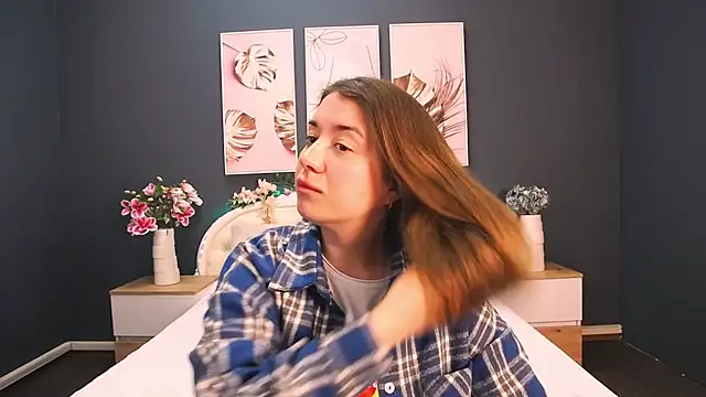 LeonnaJones online show from March 8, 2025, 6:32 am