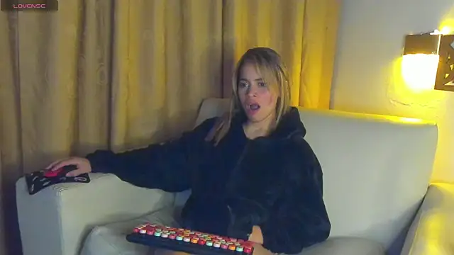 Snapshot of cami_latinsex chatting on December 28, 2024, 8:48 am cami latinsex online show from December 28, 2024, 8:48 am