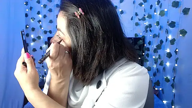 daphne 29 online show from December 20, 2024, 1:54 pm