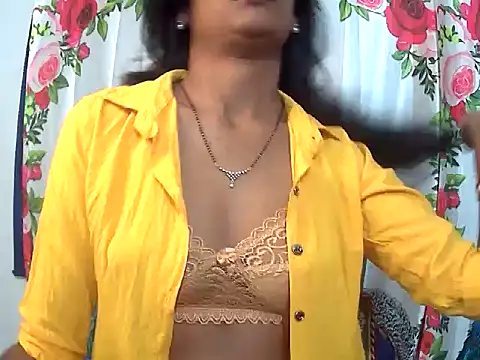 sexy janu25 online show from November 12, 2025, 1:04 pm