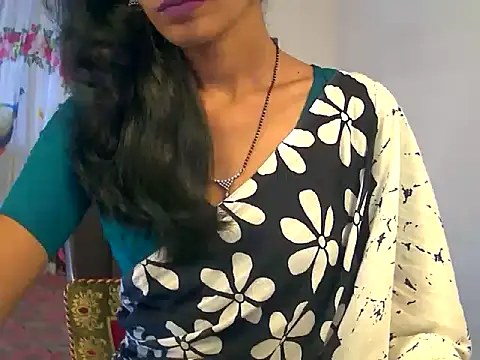 sexy janu25 online show from June 7, 2026, 6:29 am