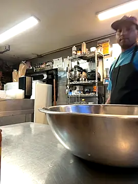 Snapshot of TacosSenpai chatting on October 4, 2025, 9:38 pm TacosSenpai online show from October 4, 2025, 9:38 pm