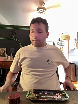 Snapshot of TacosSenpai chatting on October 6, 2025, 4:24 am TacosSenpai online show from October 6, 2025, 4:24 am