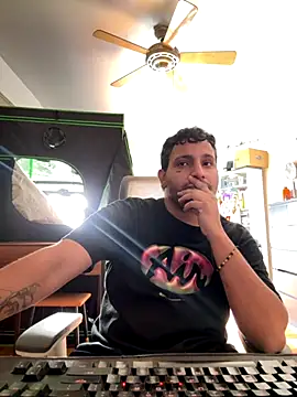 Snapshot of TacosSenpai chatting on October 10, 2025, 5:08 am TacosSenpai online show from October 10, 2025, 5:08 am