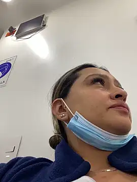 Keittly  online show from November 23, 2025, 12:48 pm