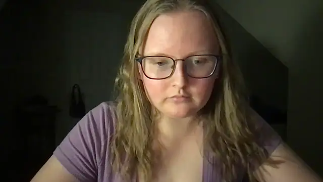 lexie lilacs online show from January 7, 2025, 11:03 pm