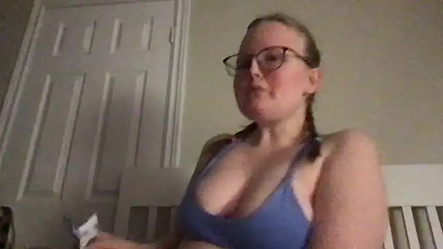 lexie lilacs online show from January 13, 2025, 2:28 am