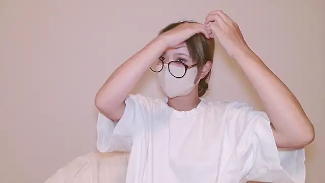  hina chan  online show from June 7, 2026, 2:00 pm