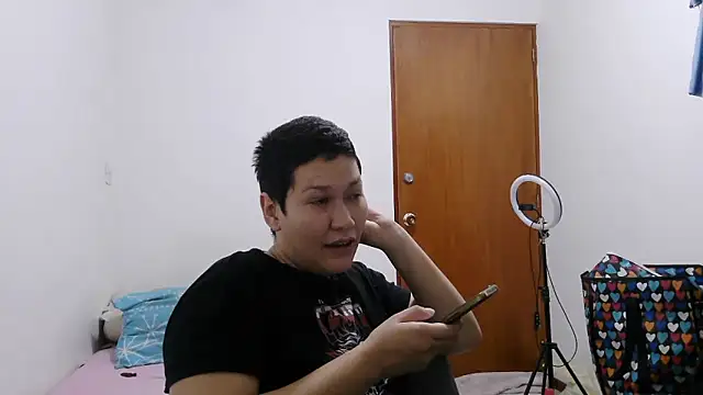 Snapshot of luxandracon23 chatting on January 18, 2026, 12:25 am luxandracon23 online show from January 18, 2026, 12:25 am