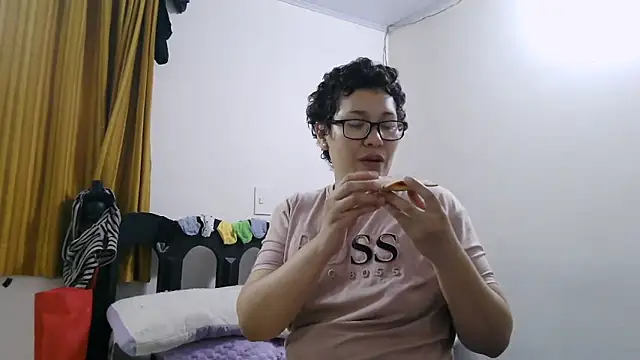 Snapshot of luxandracon23 chatting on March 27, 2026, 1:45 pm luxandracon23 online show from March 27, 2026, 1:45 pm