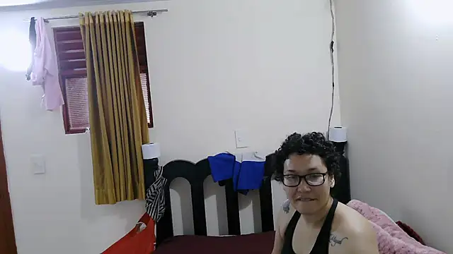 Snapshot of luxandracon23 chatting on May 15, 2026, 5:55 pm luxandracon23 online show from May 15, 2026, 5:55 pm