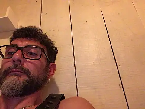 Snapshot of trebord77 chatting on February 3, 2026, 4:54 am trebord77 online show from February 3, 2026, 4:54 am