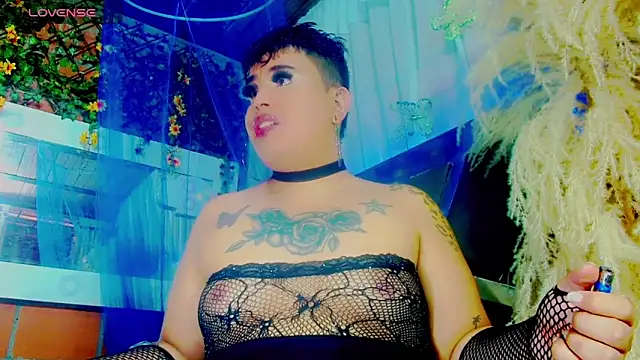 nauthyvalentina online show from April 25, 2026, 7:22 pm
