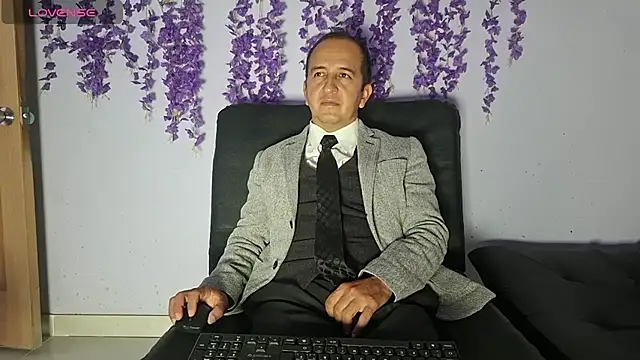 Snapshot of yazforeSolo chatting on February 11, 2026, 2:28 pm yazforeSolo online show from February 11, 2026, 2:28 pm